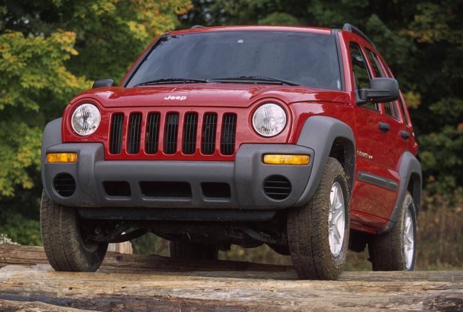  Jeep Cherokee 2002 года  (фото 2 из 130)